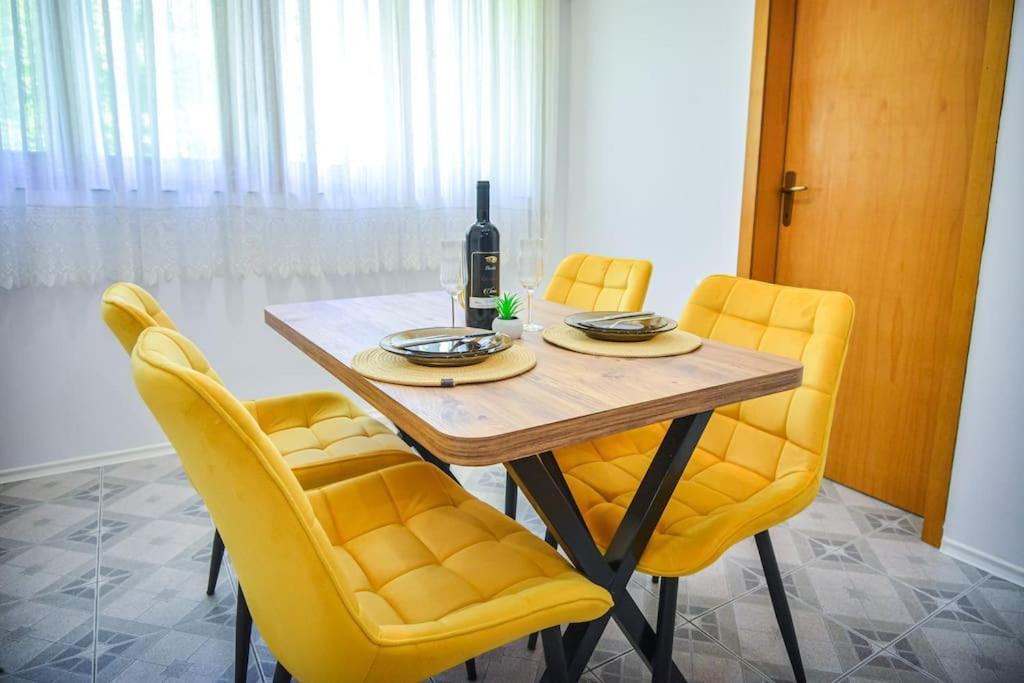 Appartamento Your Cozy Hideaway In Skopje